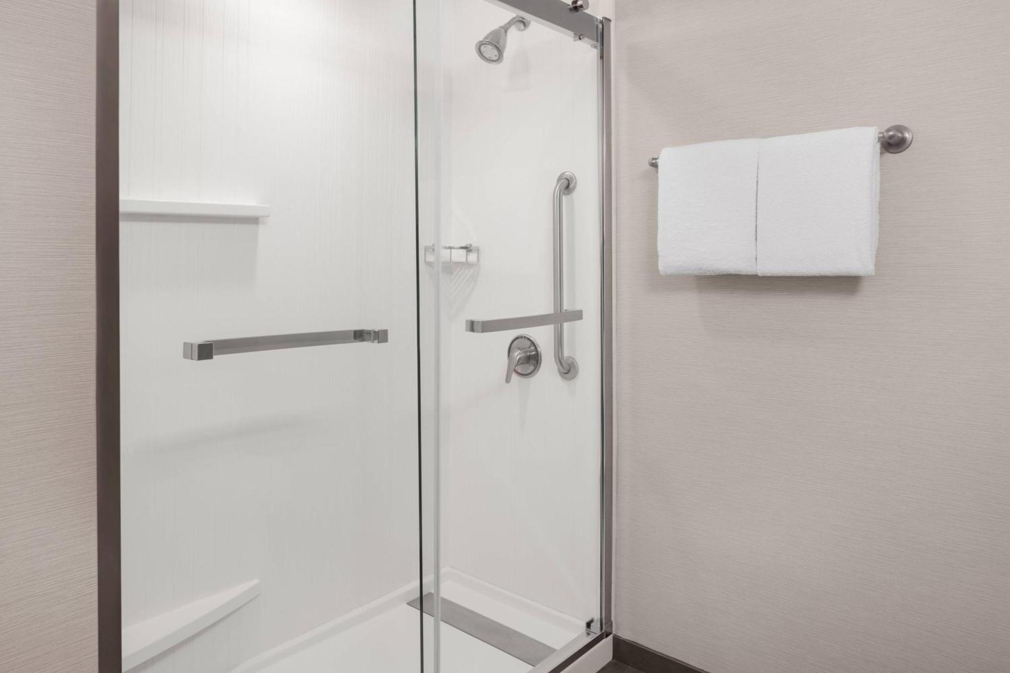 Courtyard Portland Airport Hotel South Portland Ngoại thất bức ảnh