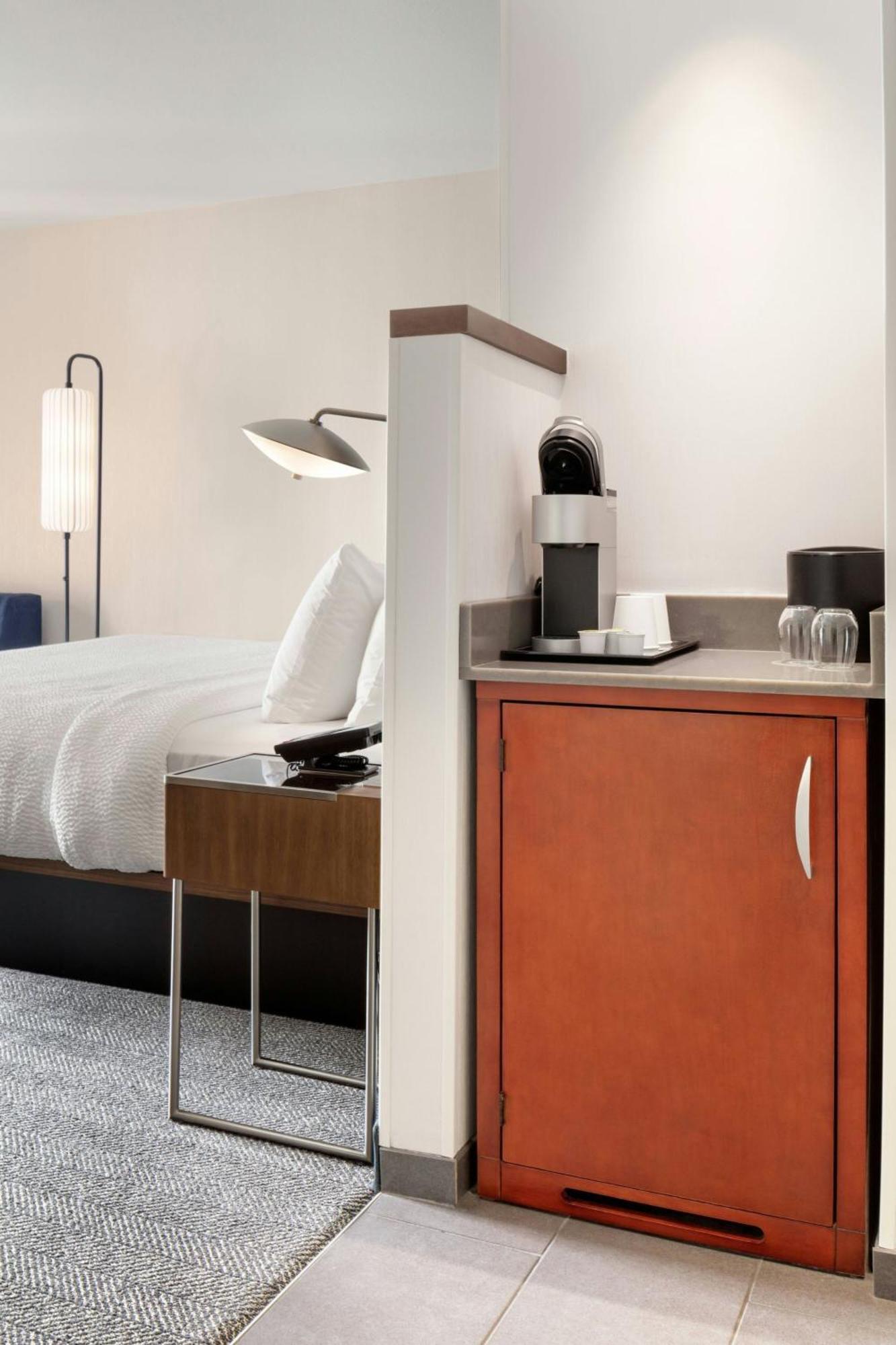 Courtyard Portland Airport Hotel South Portland Ngoại thất bức ảnh